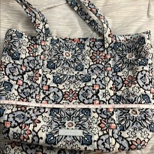 Set of Four Vera Bradley: w Blue and Pink Floral Totes, makeup and cross body